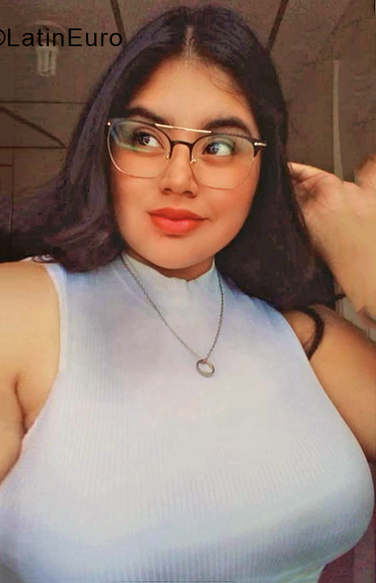 Date this beautiful Guatemala girl Vivian from Guatemala City GT134