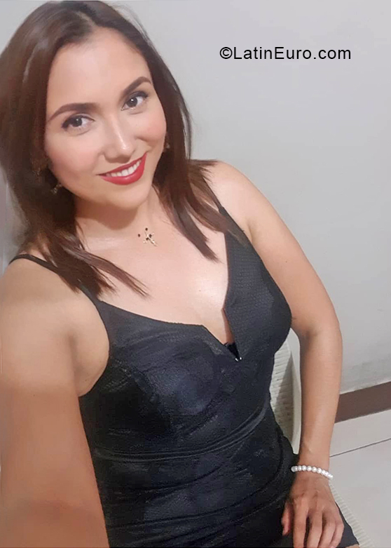 Date this gorgeous Venezuela girl Yexika from Puerto Ordaz VE3458