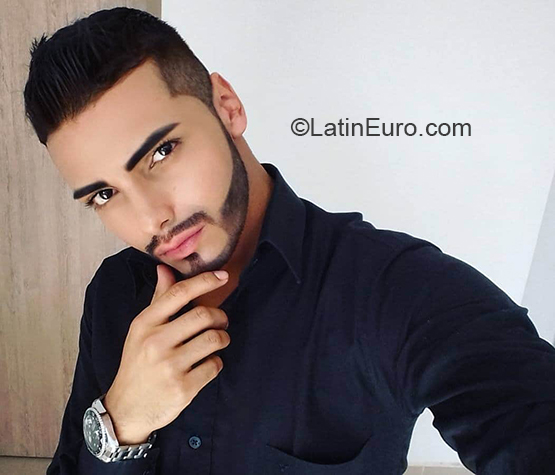 Date this good-looking Colombia man Julian from Pereira CO28605
