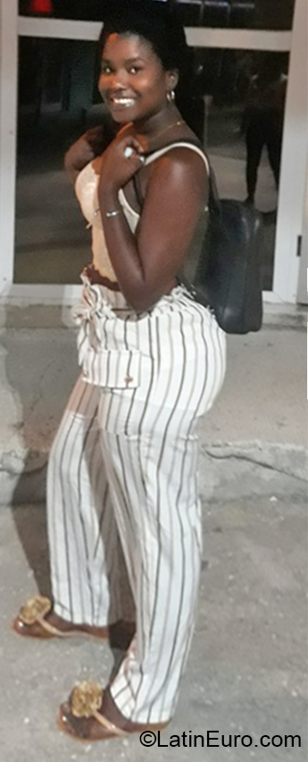 Date this tall Cuba girl Leila from Camaguey CU728