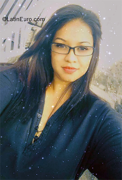 Date this nice looking Venezuela girl Yenifer from Cabimas VE3532