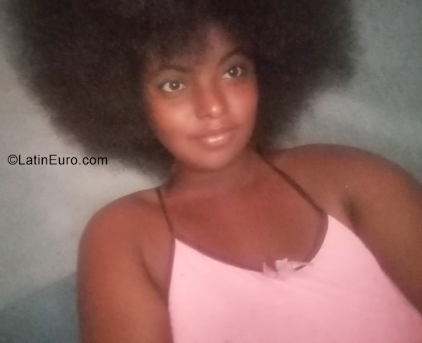 Date this happy Costa Rica girl Jahanuari from Limon CR422