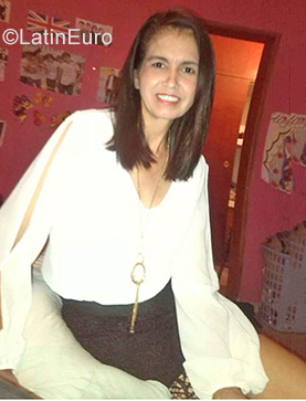 Date this happy Venezuela girl Alba from Falcon VE3538