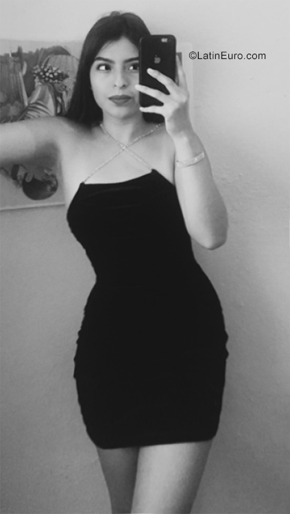 Date this pretty Mexico girl Kristel from Polanco MX2113