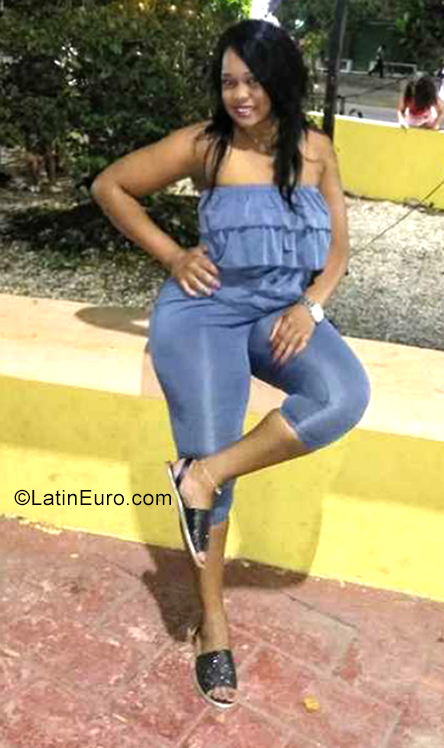 Date this funny Dominican Republic girl Mari from Punta Cana DO38939