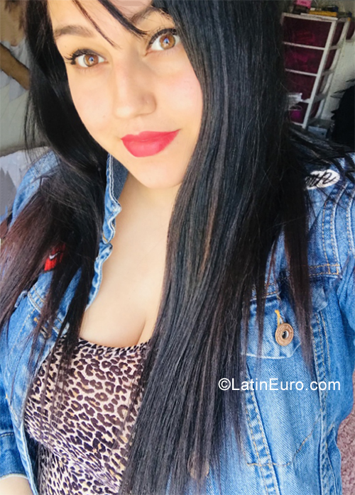 Date this young Chile girl Daphne robles from Valdivia CL216