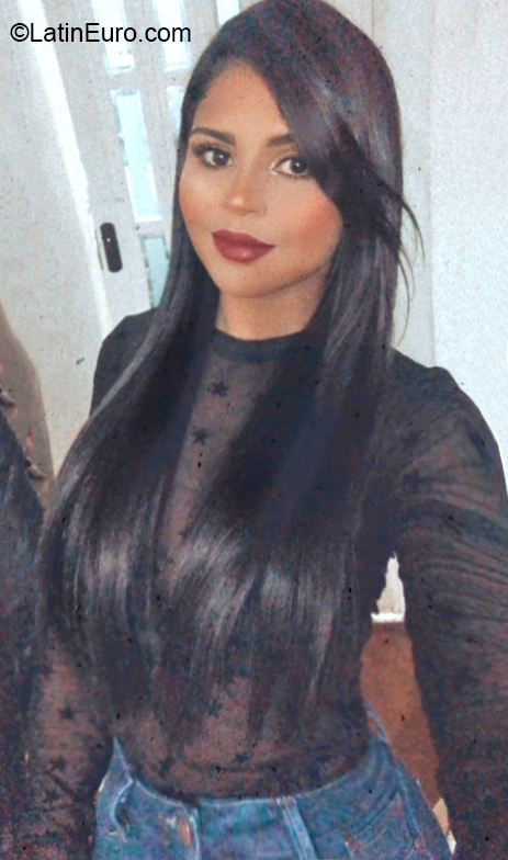 Date this hard body Colombia girl Angi from Bogota CO28969