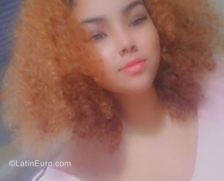 Date this sultry Dominican Republic girl Yerelin from La Vega DO39082