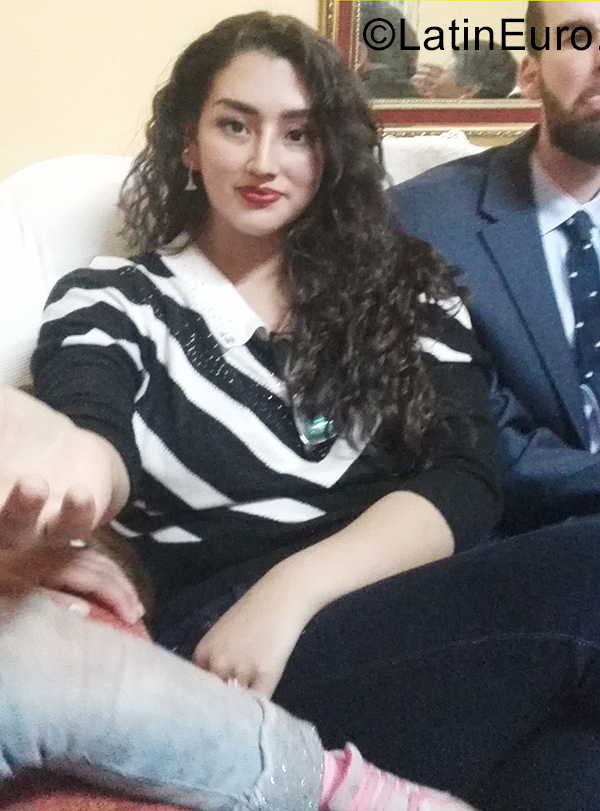 Date this voluptuous Peru girl Alaina from Lima PE1756
