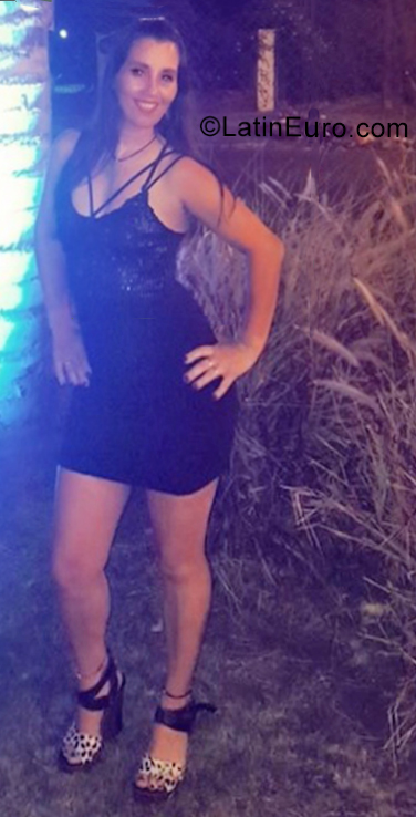 Date this cute Argentina girl Cintia from Berazategui AR642