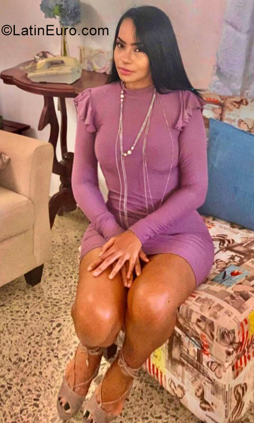Date this sultry Dominican Republic girl Elisabel from Puerto Plata DO40521