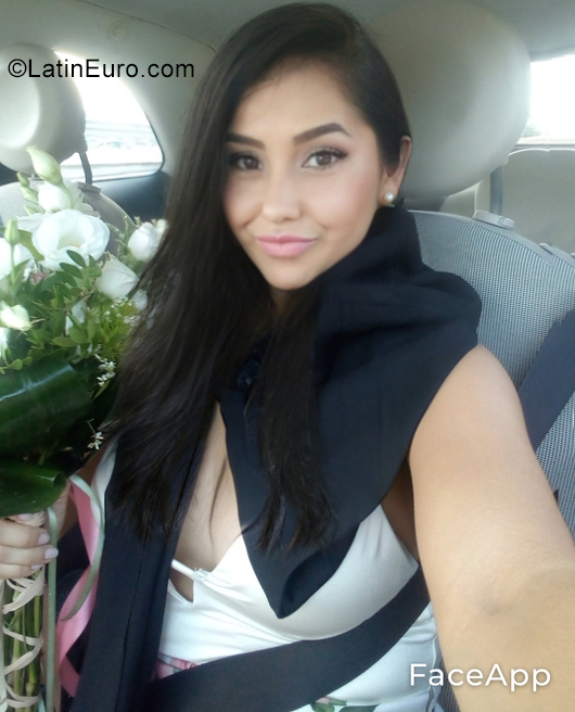 Date this hot Italy girl Sinai from Pescara IT342