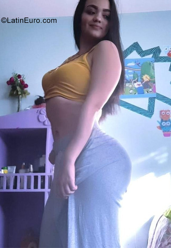 Date this exotic Ecuador girl Jaely from Quito EC737