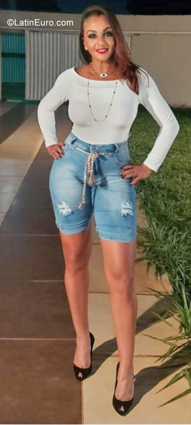Date this young Brazil girl Jucelia from Brasilia BR11332