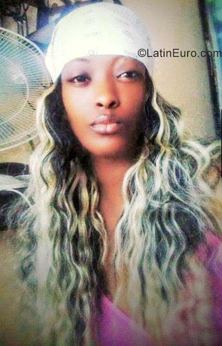 Date this cute Cuba girl Sucel from Cienfuegos CU760