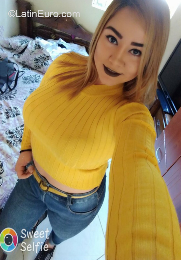 Date this georgeous Colombia girl Mitchel from Medellin CO29632