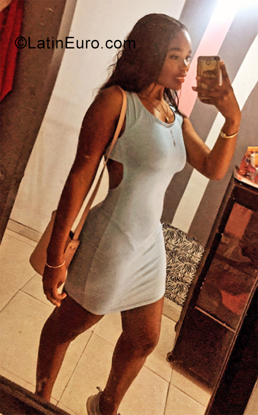 Date this passionate Colombia girl Mafe from Bogota CO29723