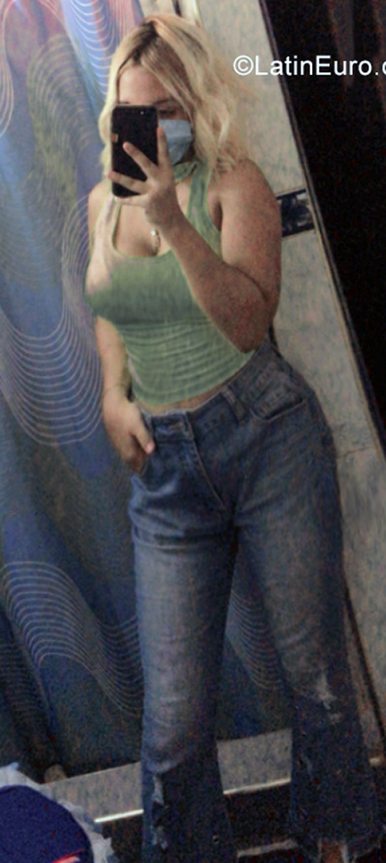 Date this beautiful Venezuela girl Ana from Valencia VE3822