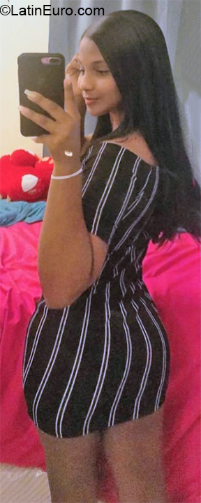 Date this delightful United States girl Karolina from New Jersey US21192