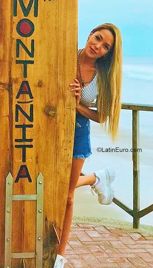 Date this gorgeous Argentina girl Marinne from Buenos Aires AR716