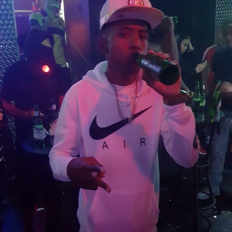 Date this fun Dominican Republic man Yohan coats dis from Santo Domingo DO39615