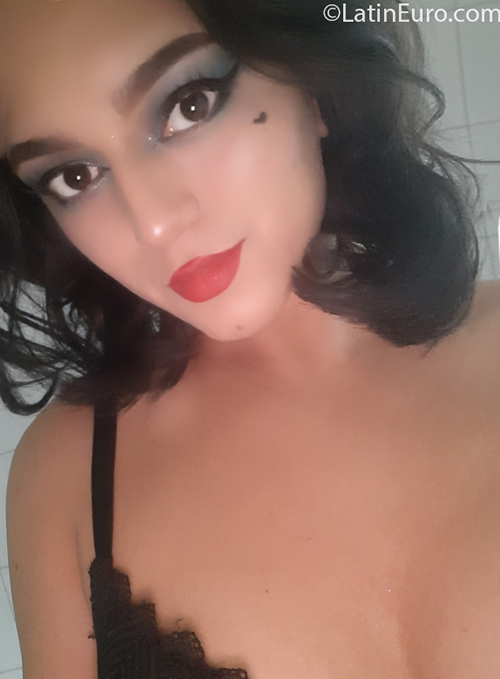 Date this attractive Mexico girl Debora from Puebla MX2333