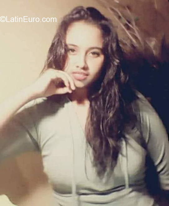 Date this happy Peru girl Pamela from Lima PE1850