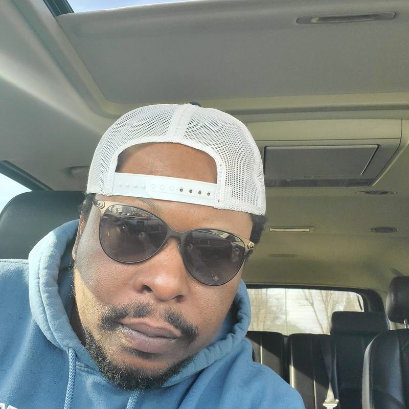 Date this pretty United States man Aziatic from Williston US21243