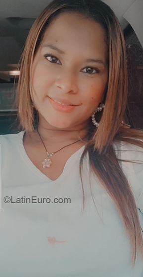Date this voluptuous Colombia girl Kelly from Cartagena CO30030