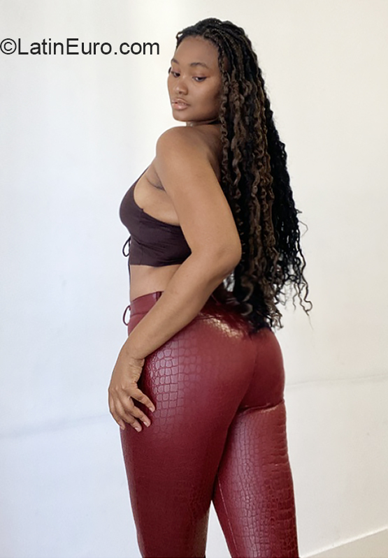 Date this attractive France girl Jessyca from Nice FR329