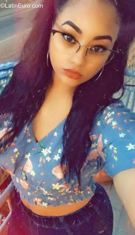 Date this gorgeous Italy girl Andy from Reggio Emilia IT346