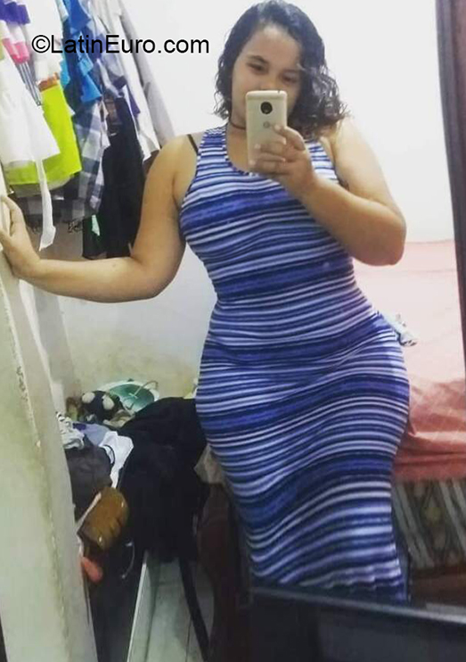 Date this lovely Colombia girl Janni from Santa Marta CO30054