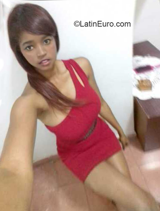 Date this athletic Spain girl Jenifer from Las Palmas ES620