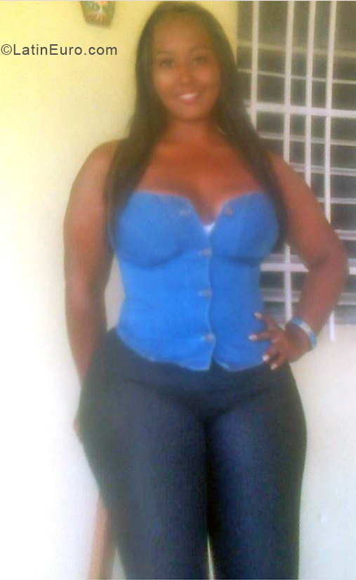 Date this nice looking Venezuela girl Elianny from Caracas VE3925
