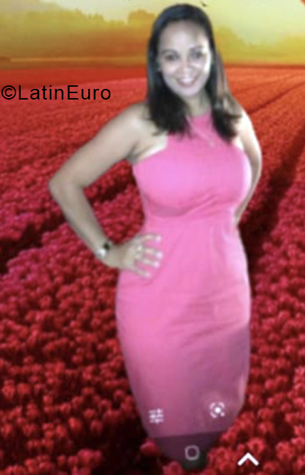 Date this lovely United States girl Kaliente from Los Angeles US21305