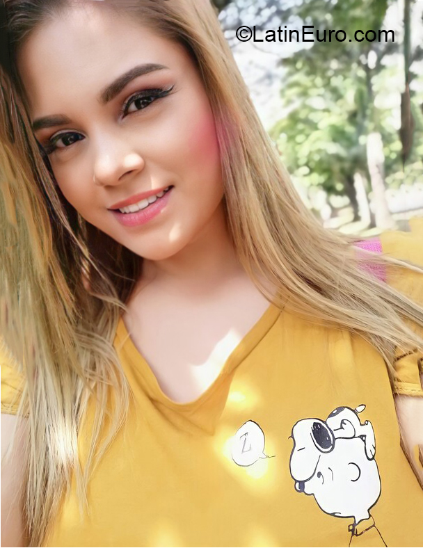 Date this hot Colombia girl Valentina from Cali CO31292