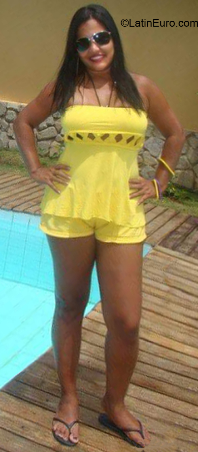 Date this young Brazil girl Mariana from Bezerros BR11383