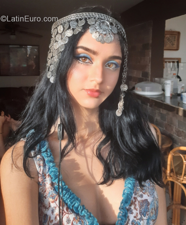 Date this charming Venezuela girl Missa from Margarita VE3968