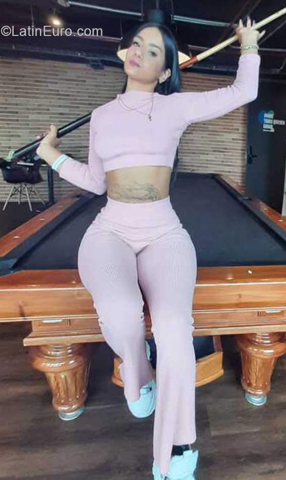 Date this sultry Colombia girl Albanys from Bogota CO31722