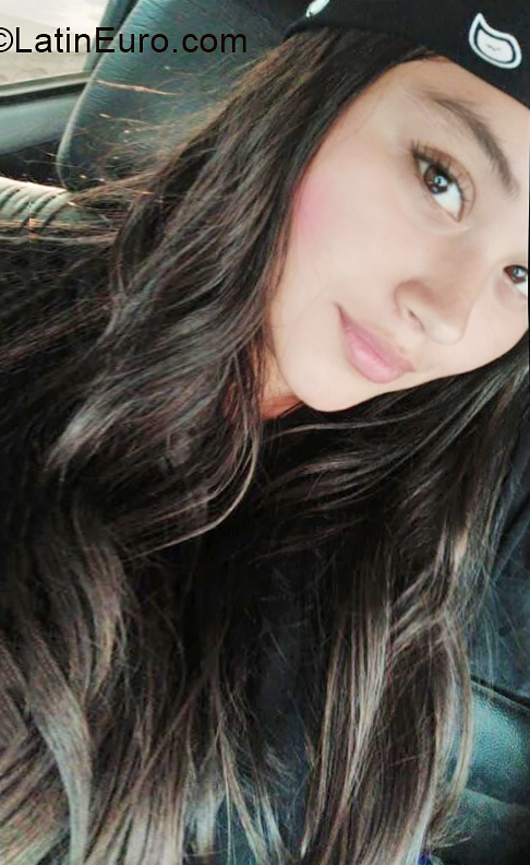 Date this attractive Peru girl Karen from Lima PE1897