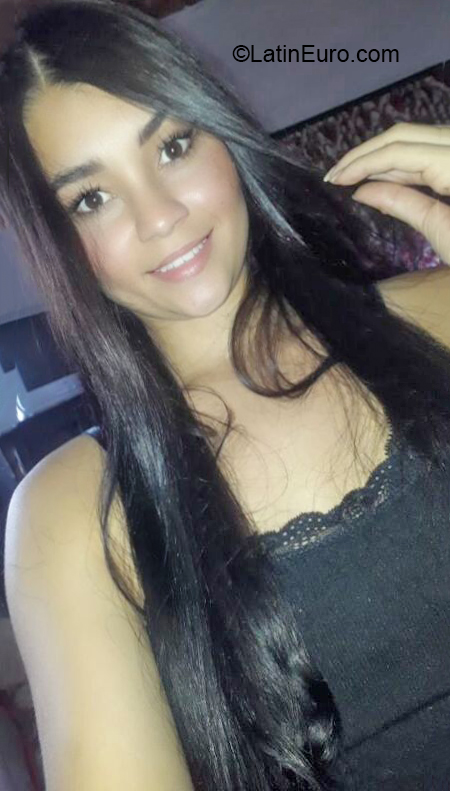 Date this passionate Colombia girl Paola from Pereira CO30516