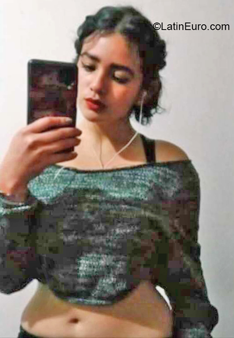 Date this fun Colombia girl Samanta from Bogota CO30570