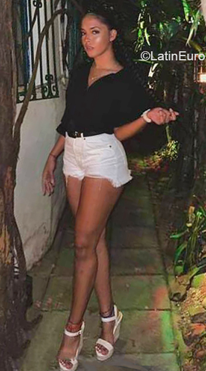 Date this funny Colombia girl Gabriela from Cali CO31369