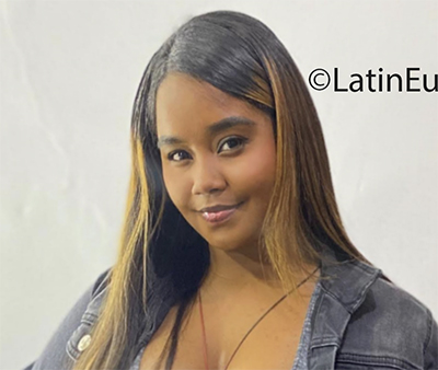 Date this foxy Colombia girl Kimberly from Cali CO30598