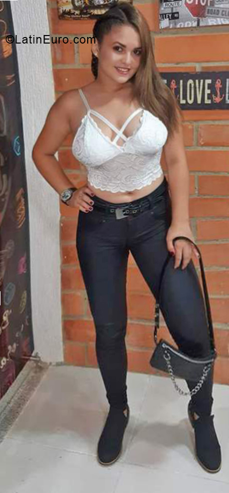 Date this fun Colombia girl Karoll from Cali CO30624