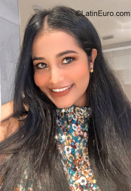 Date this funny Guatemala girl Vilma from Tegucigalpa GA23