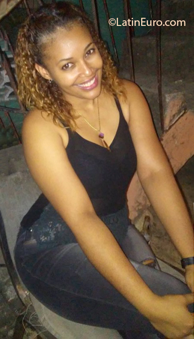 Date this funny Dominican Republic girl Ana Lucia from Santo Domingo DO40582