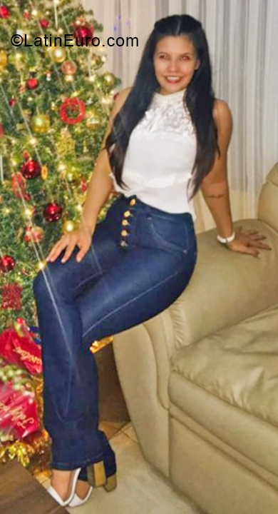 Date this sultry Bolivia girl Ana from Santa Cruz De La Sierra BO124