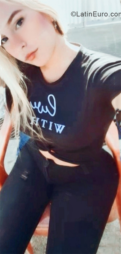 Date this tall Venezuela girl Rosmeri from Caracas VE4038