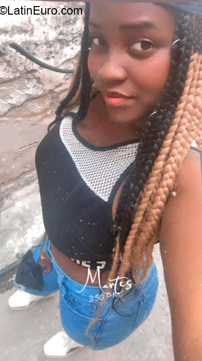 Date this hot Cuba girl Dora from La Habana CU789